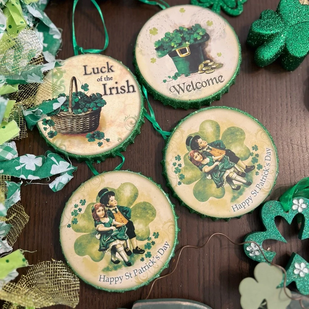 Green and Gold Shamrock Party Decorations Set - Picture 2 of 5